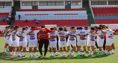 خالد الدرندلي يكشف.. أخر مستجدات أزمة فيتوريا.. وموقف الأهلي من ضم لاعبيه قبل المعسكر